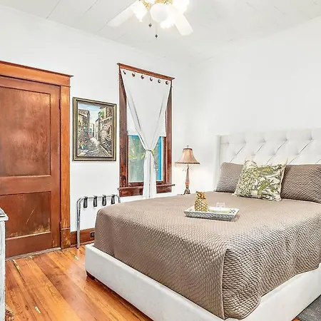 Casa De La Pina - Downtown Apartment